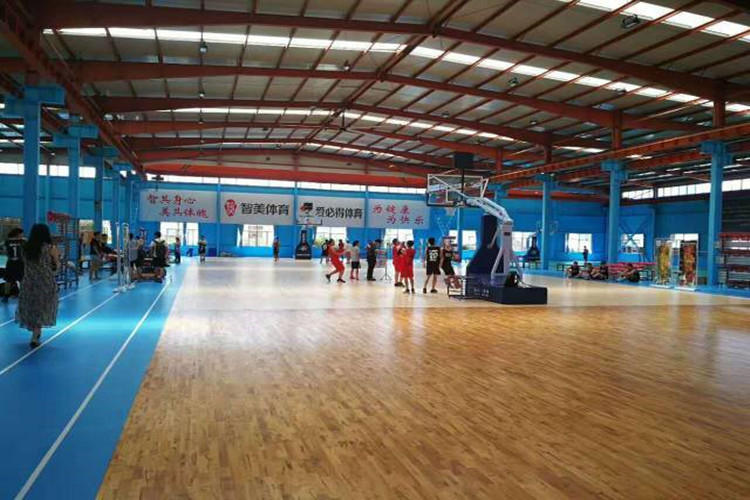 قاعات فولاذية مسبقة الصنع لملعب كرة السلة الداخلي